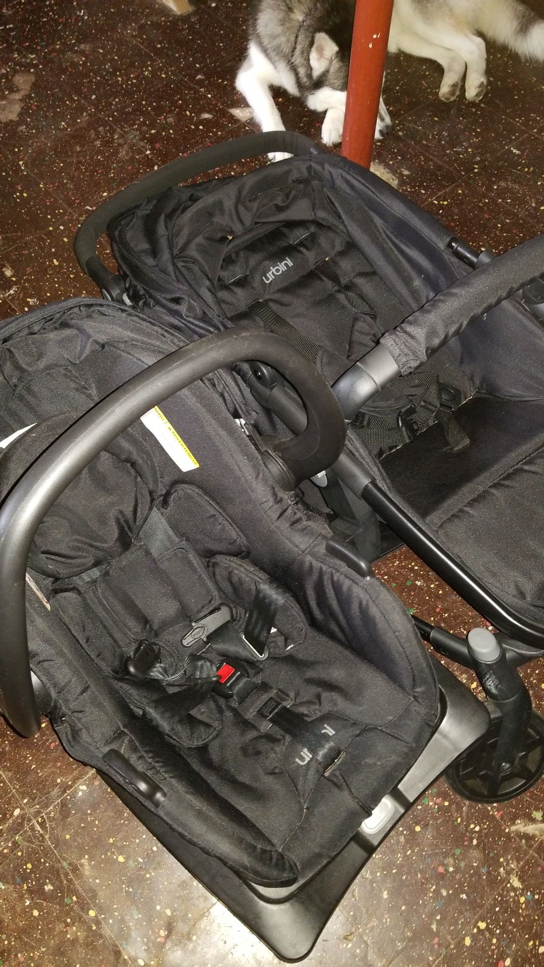 Urbini Car Seat and stroller combo, with Base