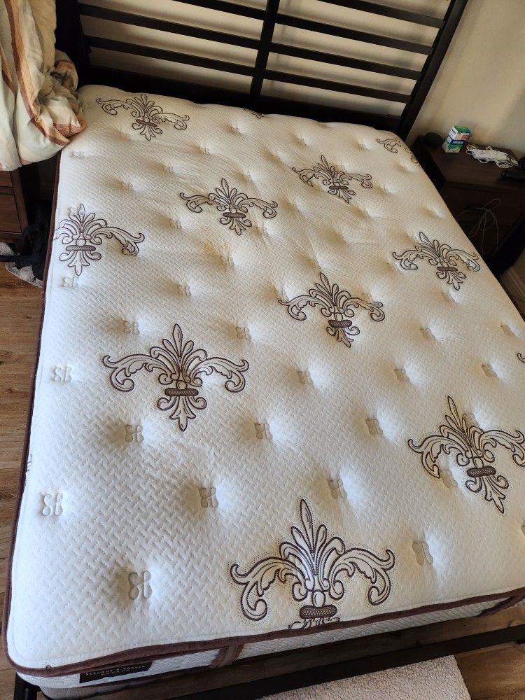 QUEEN MATTRESS & BOX for Sale in Chino Hills, CA OfferUp