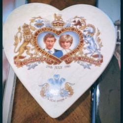 
Princess Diana Hearst Shaped Wedding Box