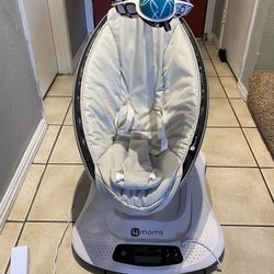 4 Moms Mamaroo 4 