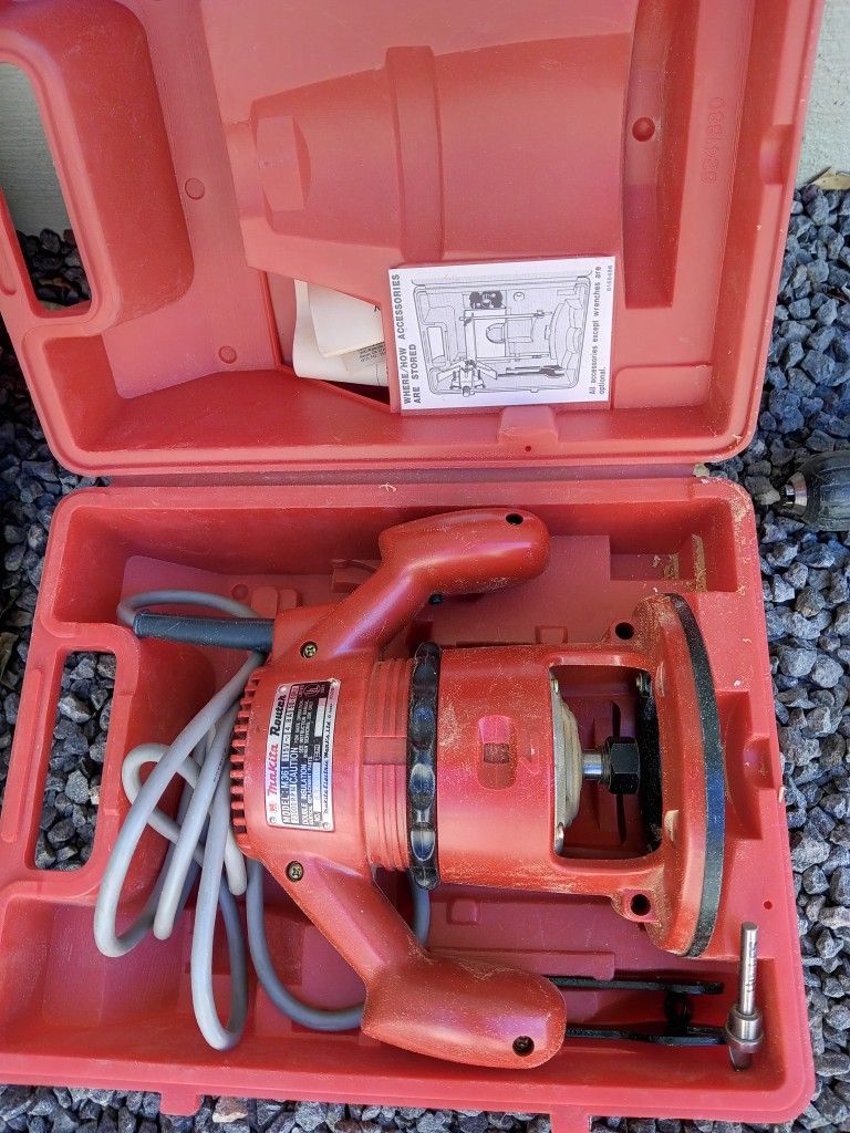 Makita router