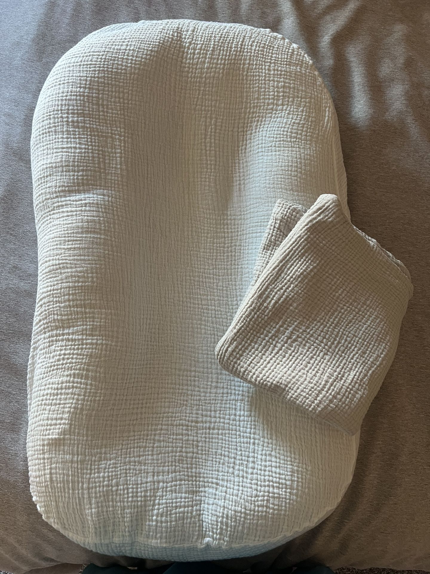 Snuggle Me Infant Lounger
