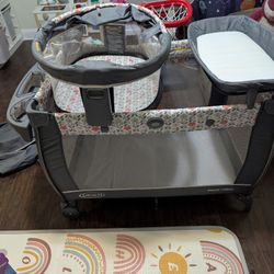 Barely Used Bassinet/Playpen 