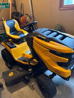 Cub Cadet XT1 LT46 Riding Lawn Mower