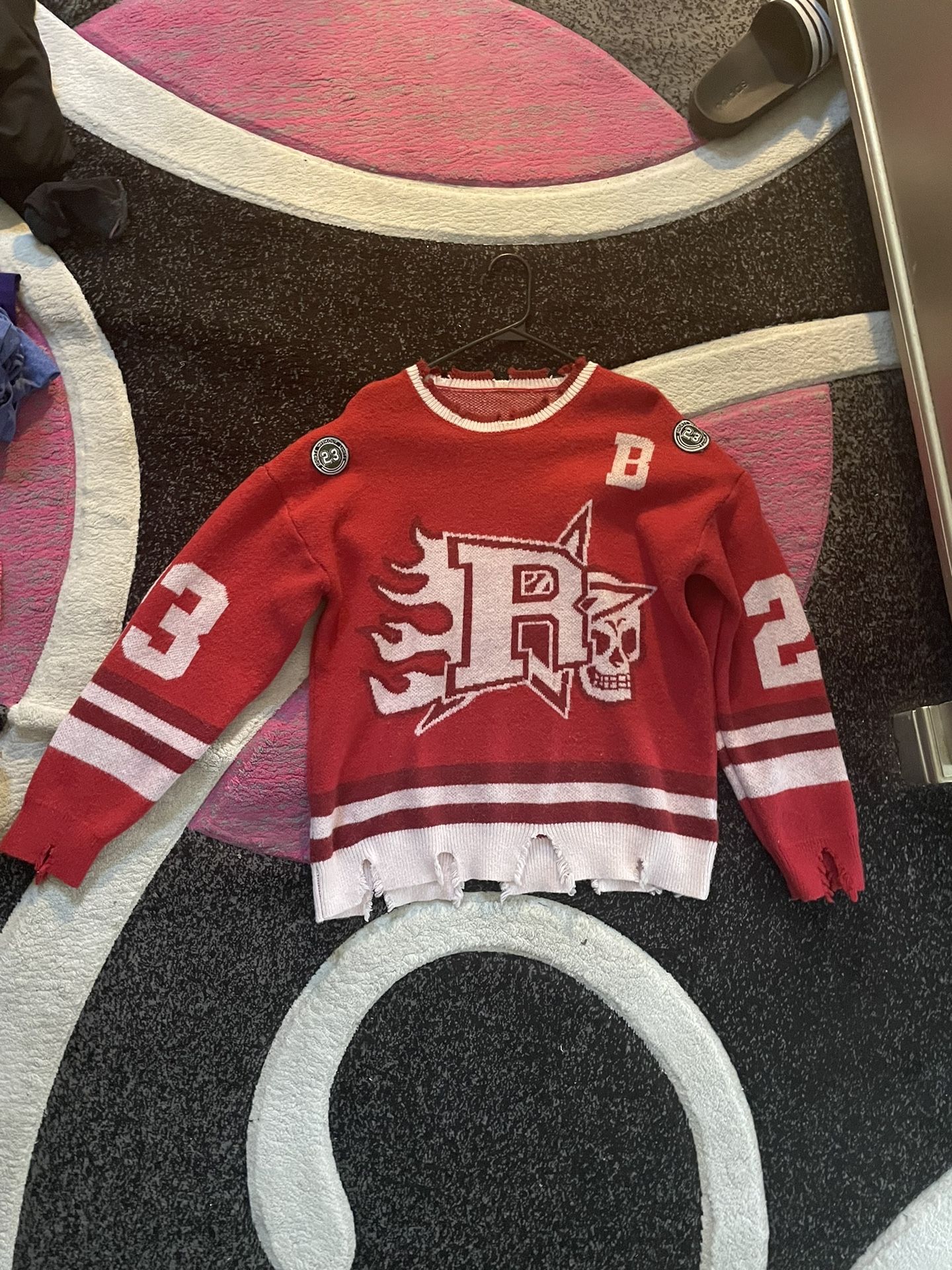 Mens Graphic Sweatshirt 25$