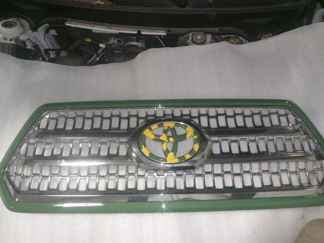 Custom Painted Toyota Tacoma Grille