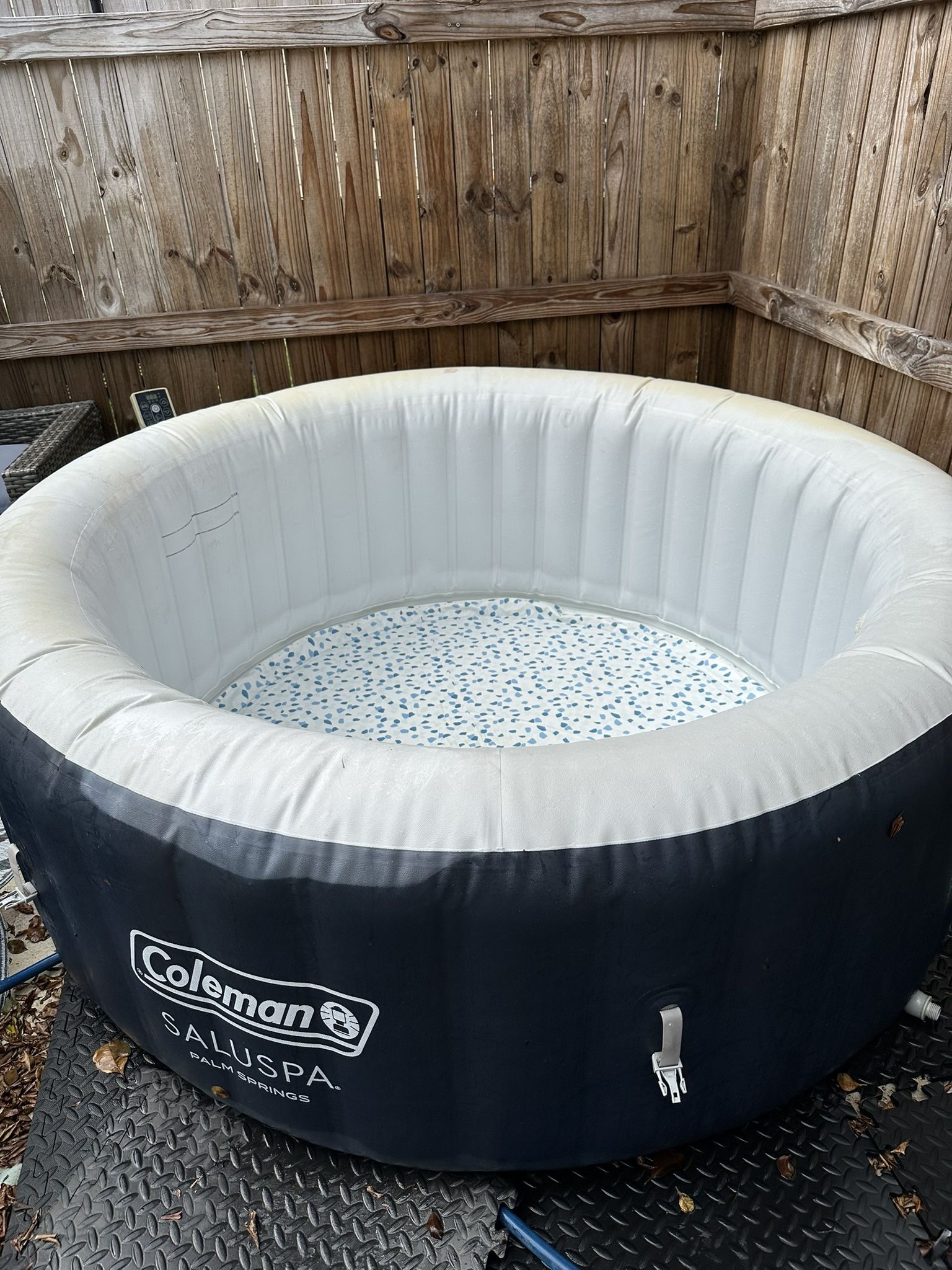 Coleman Saluspa inflatable Hot Tub