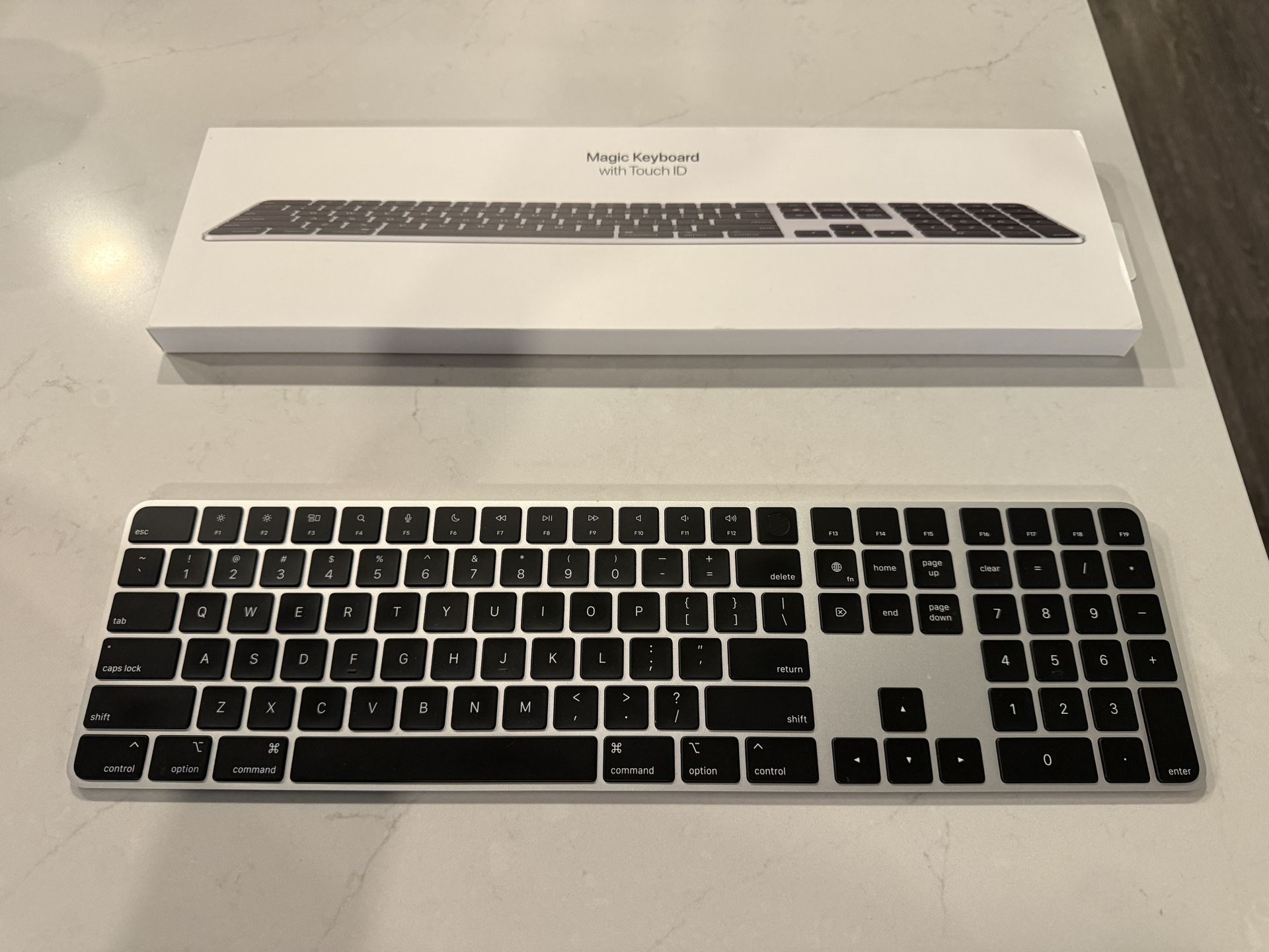 Magic Keyboard with Touch ID (Lightning)