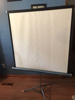 DaLite Retractable Screen