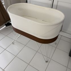 Snoo Smart Sleeper Bassinet 