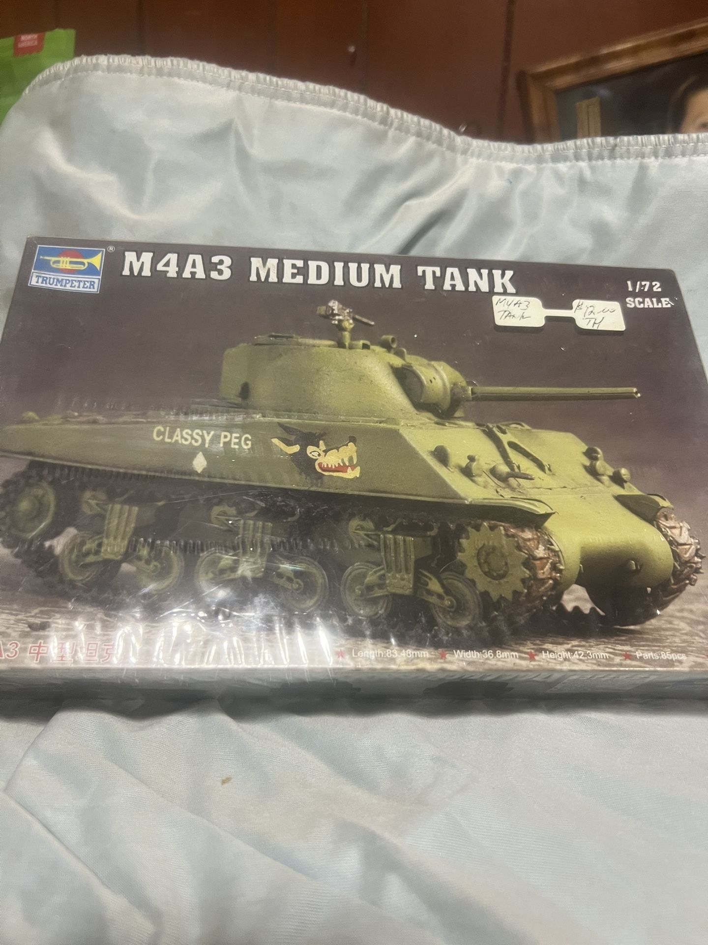 Trumpeter M4A3 medium tank model kit-NIB