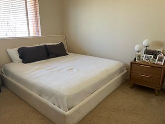 King Size Bed Frame and Mattress – Modern Ivory Design (High-End Brand)