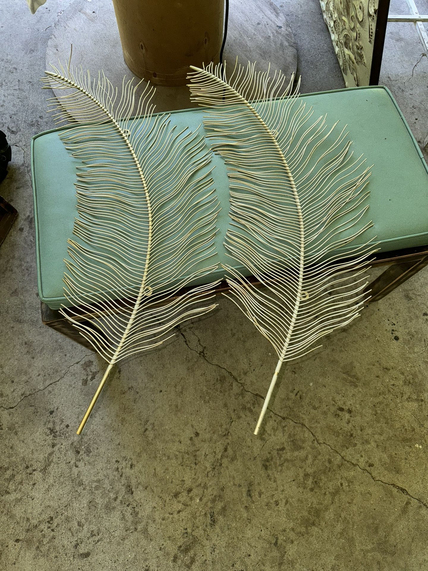 Large Feathers Home Deco