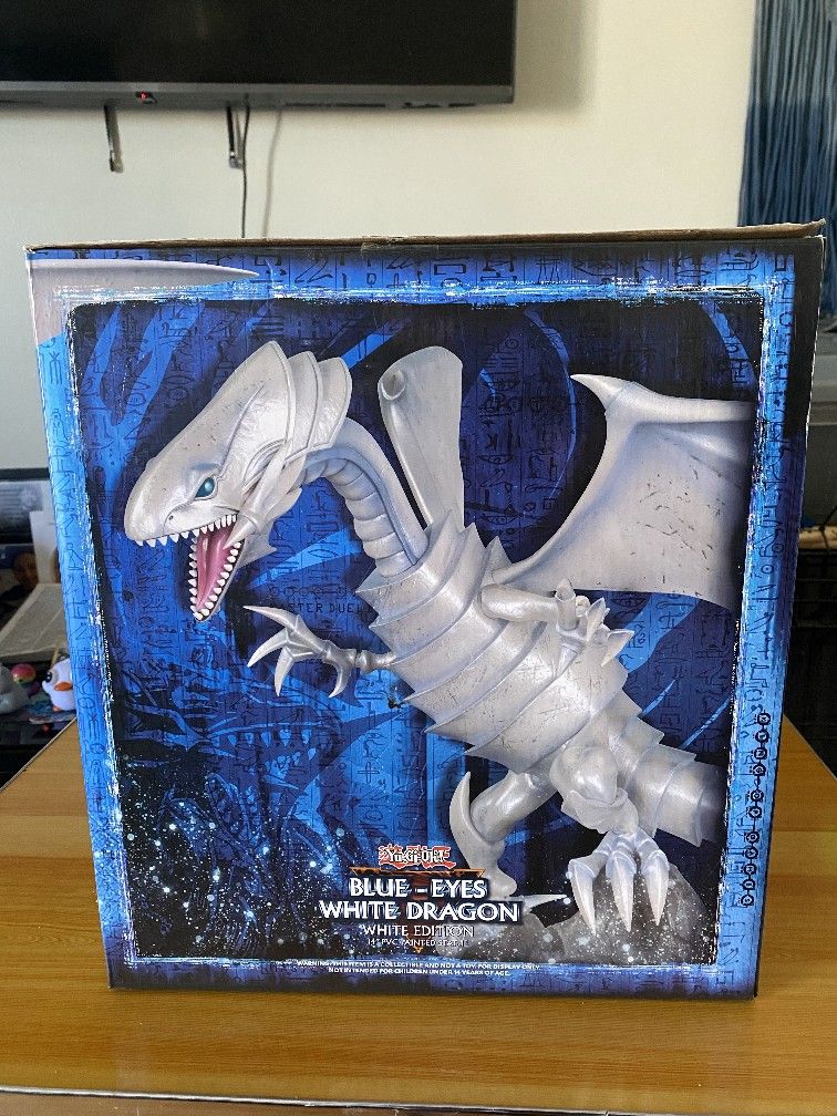 Blue Eyes White Dragon 14in Statue