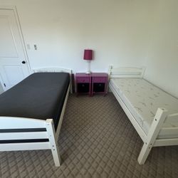 Twin Beds 