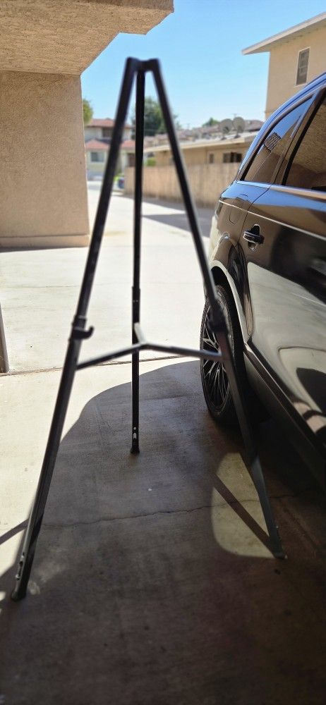EASEL