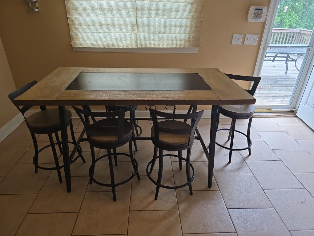 Kitchen Table and Chairs