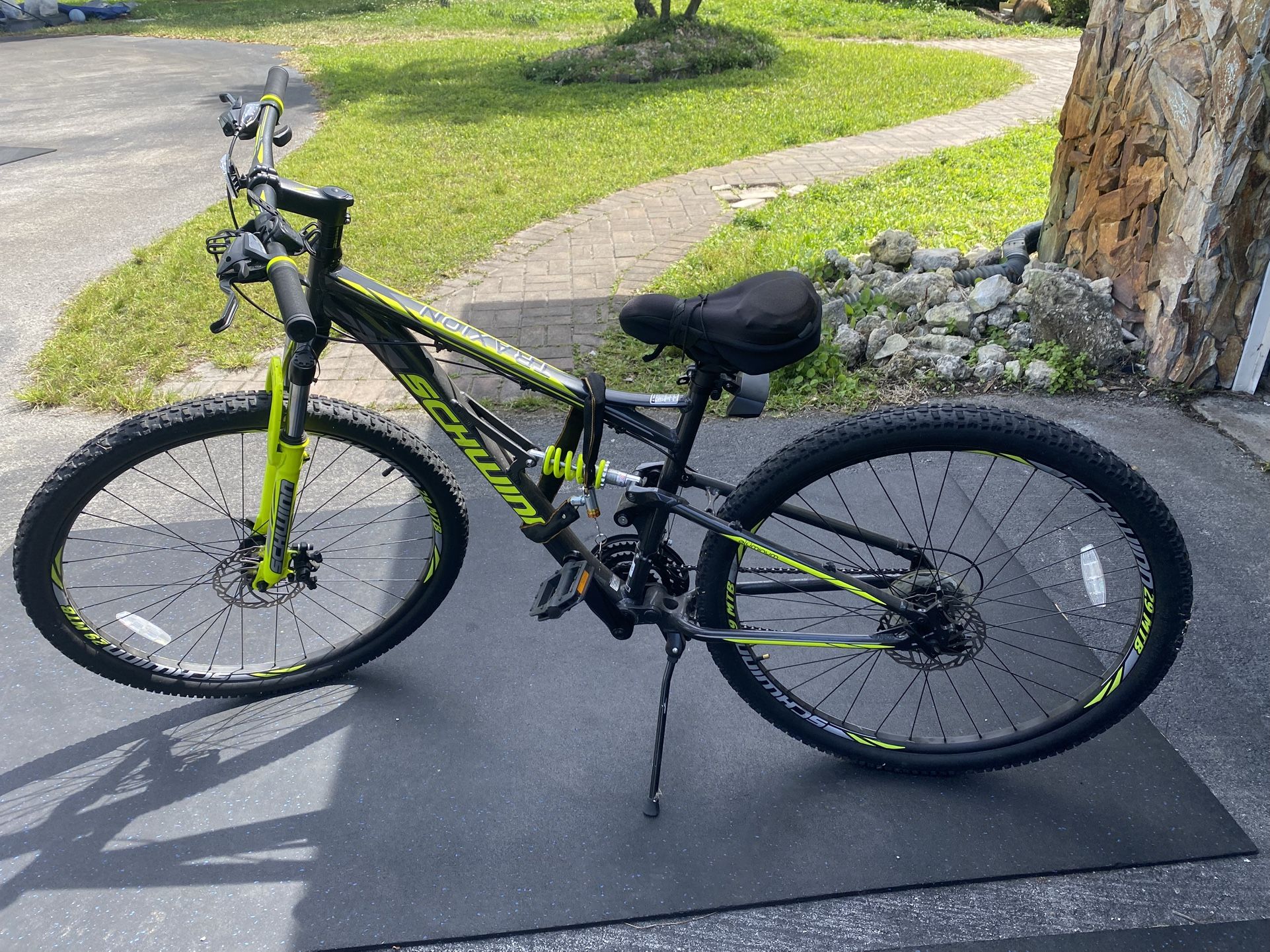 Schwinn Traxion MTB Mountain Bike. High-End Bike, With Upgrades and Accessories