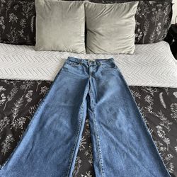 High Rise Wide Leg Levi’s Jeans