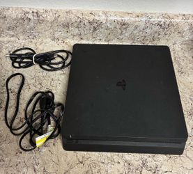 PS4 slim 825gb