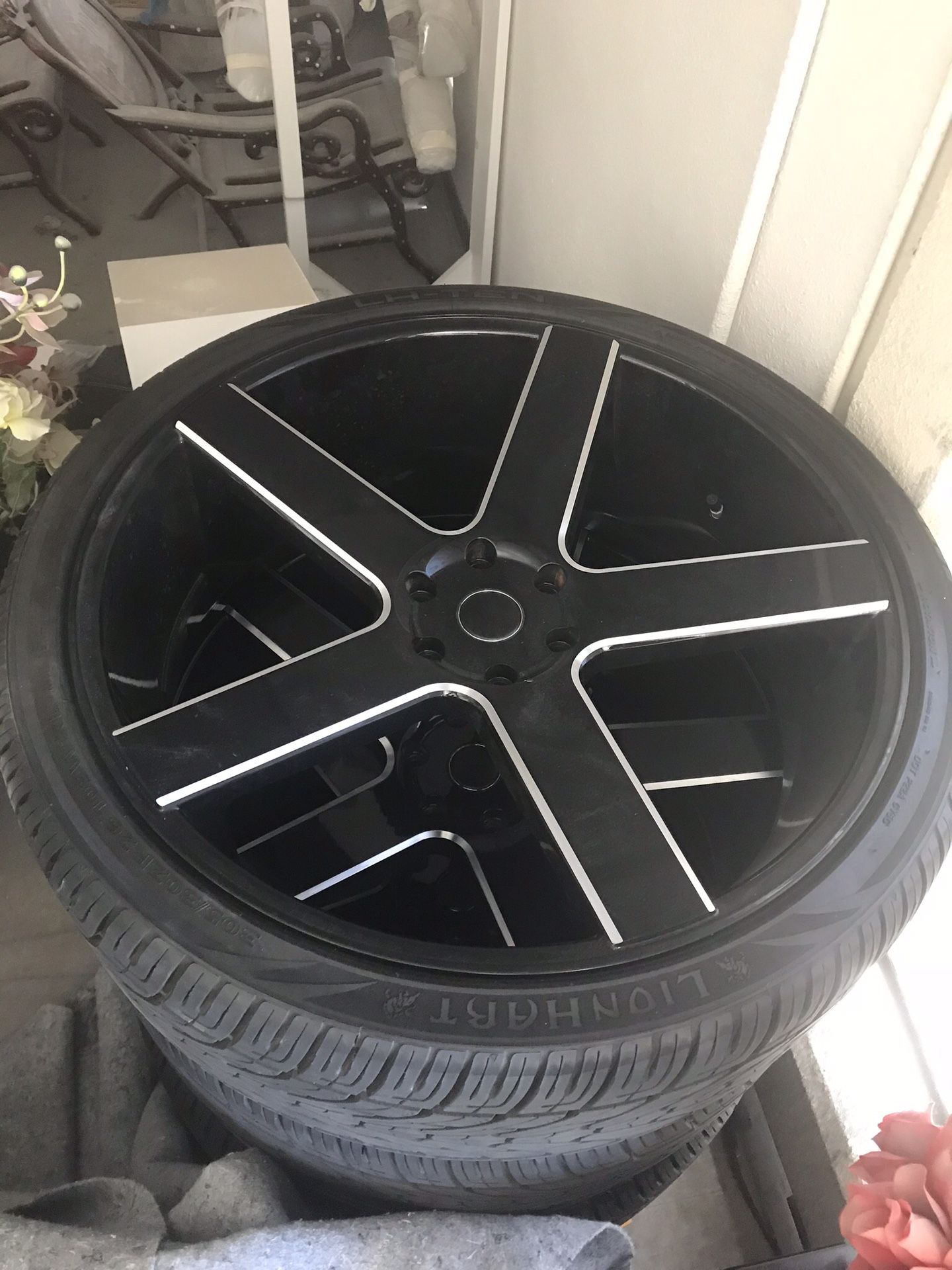 26inch Rims Tires Are In Good Condition, 1 Rim Has Damage,, With sensors