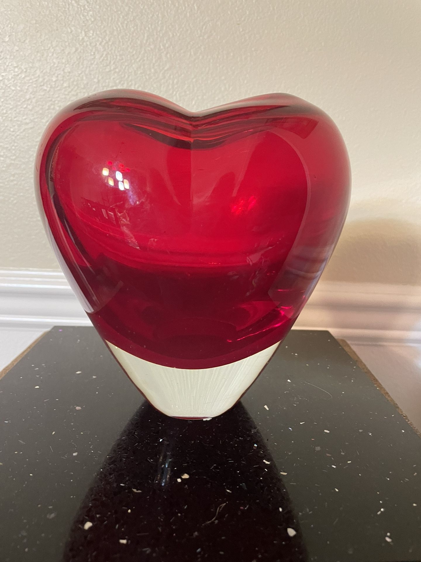 Vintage Retro Heard Shaped Red Glass Vase 7.5”T