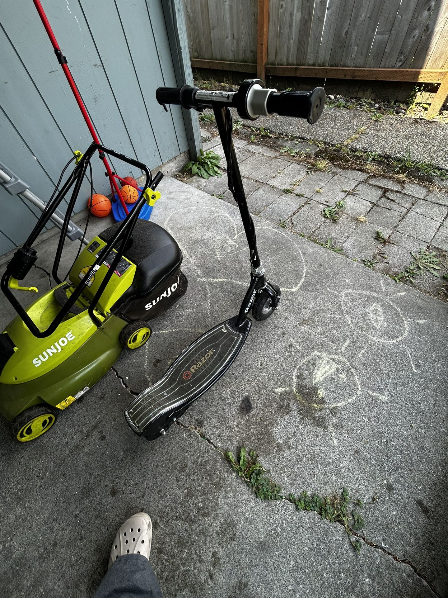 Razor Glow E100