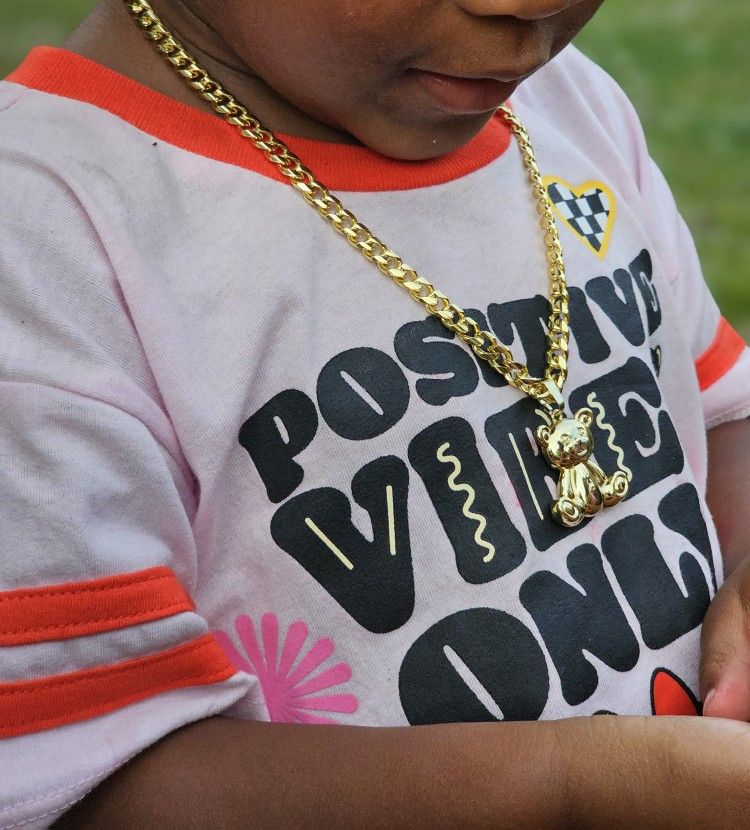 I Deliver I ship 14k gold plated Chain and Pendant