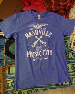 Men’s Nashville t-shirt size M