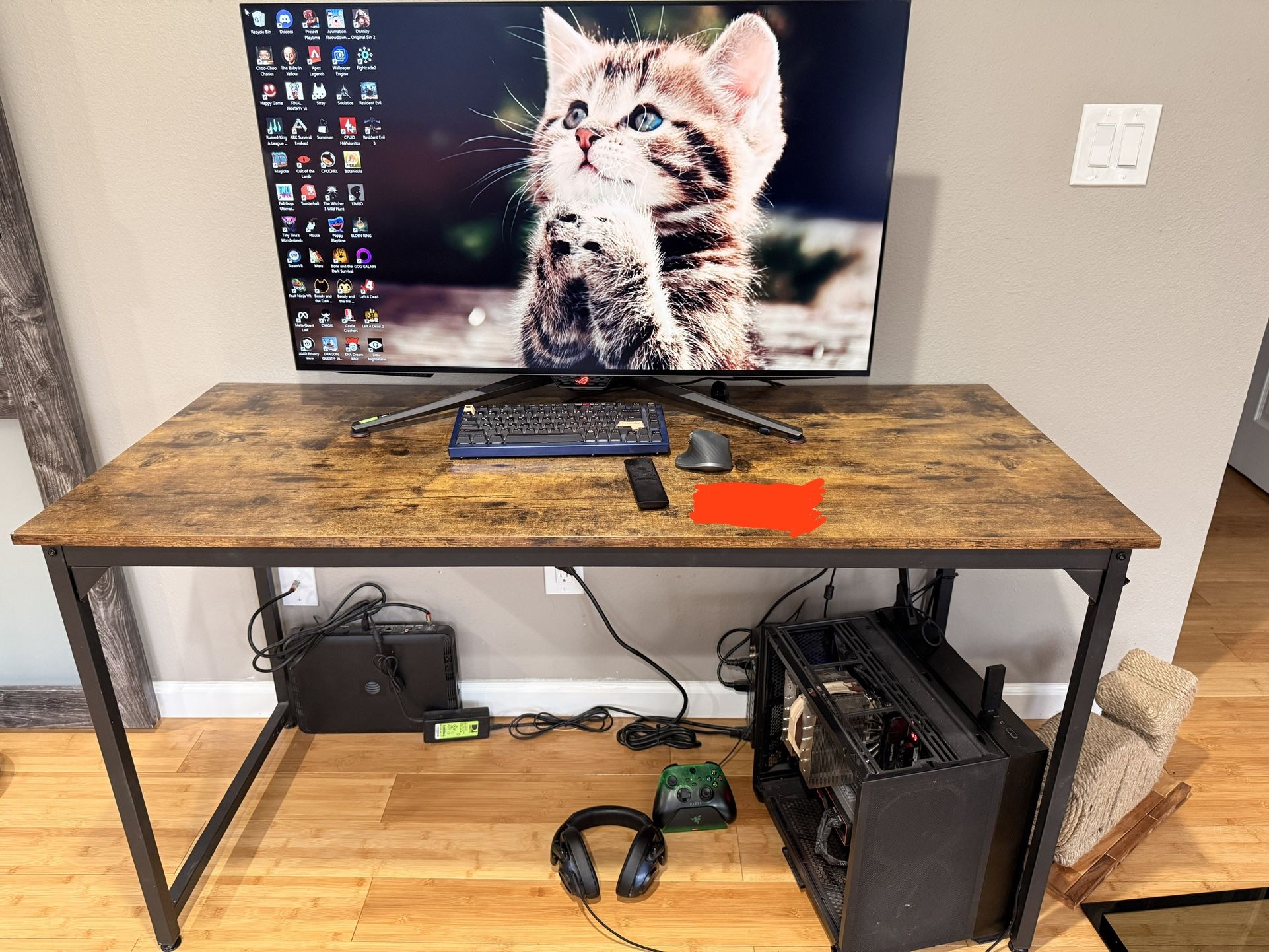 Full Gaming PC Comes With Monitor, Keyboard, Mouse, Desk