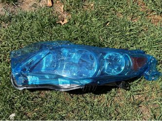 2011 2012 203 Corolla LE Left headlight