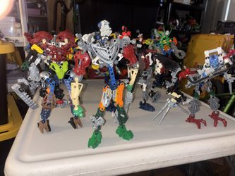 LEGO BIONICLE 32PCS. COLLECTION
