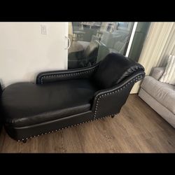 Black Leather Chase/couch 