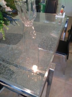 Beutiful Glass Dining Room Table
