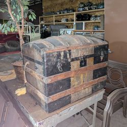 1900s Steamer Trunk 