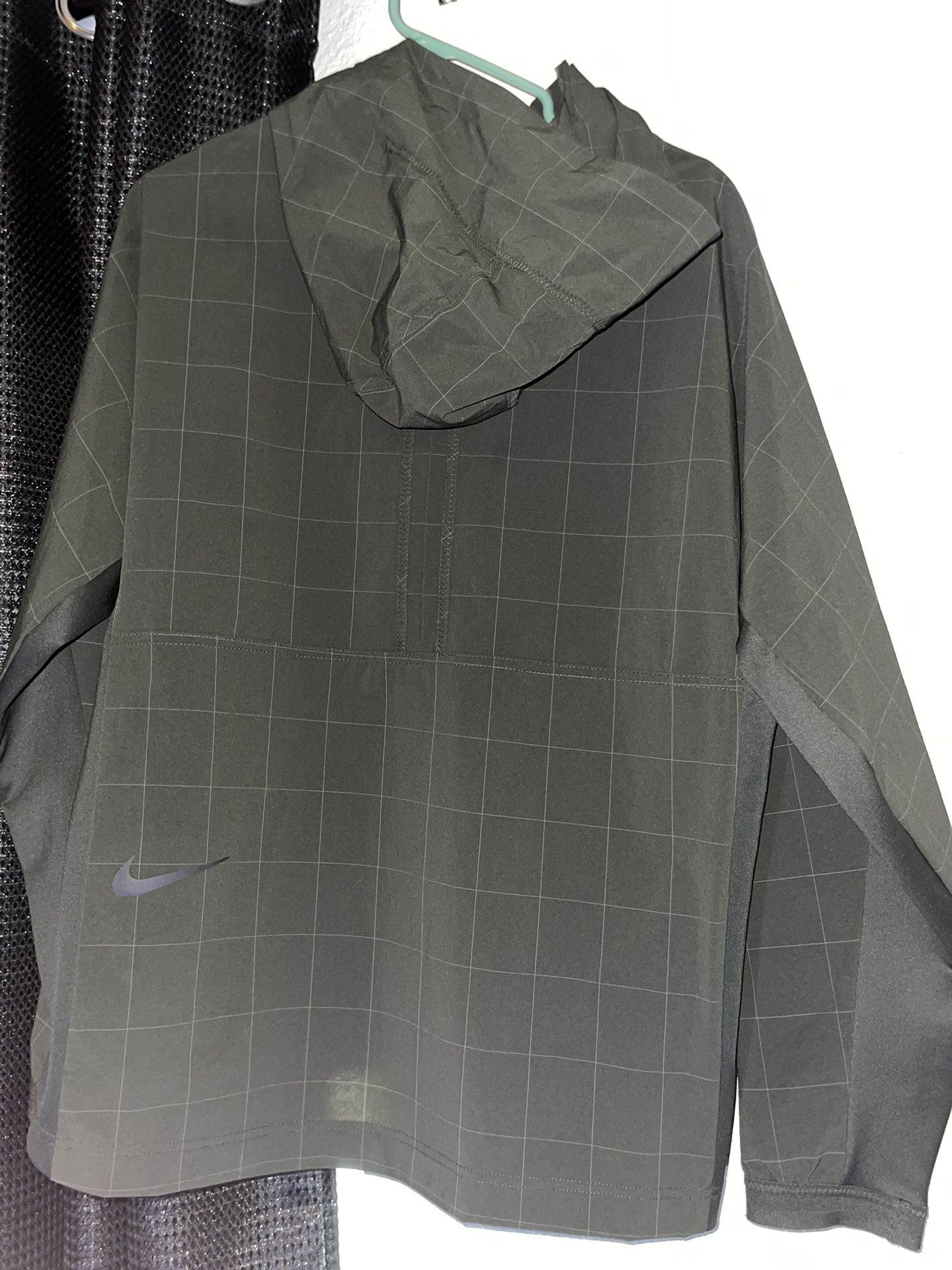 Nike Windbreaker Send Offers