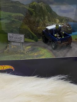 SDCC Mattel Avengers Land Rover Truck