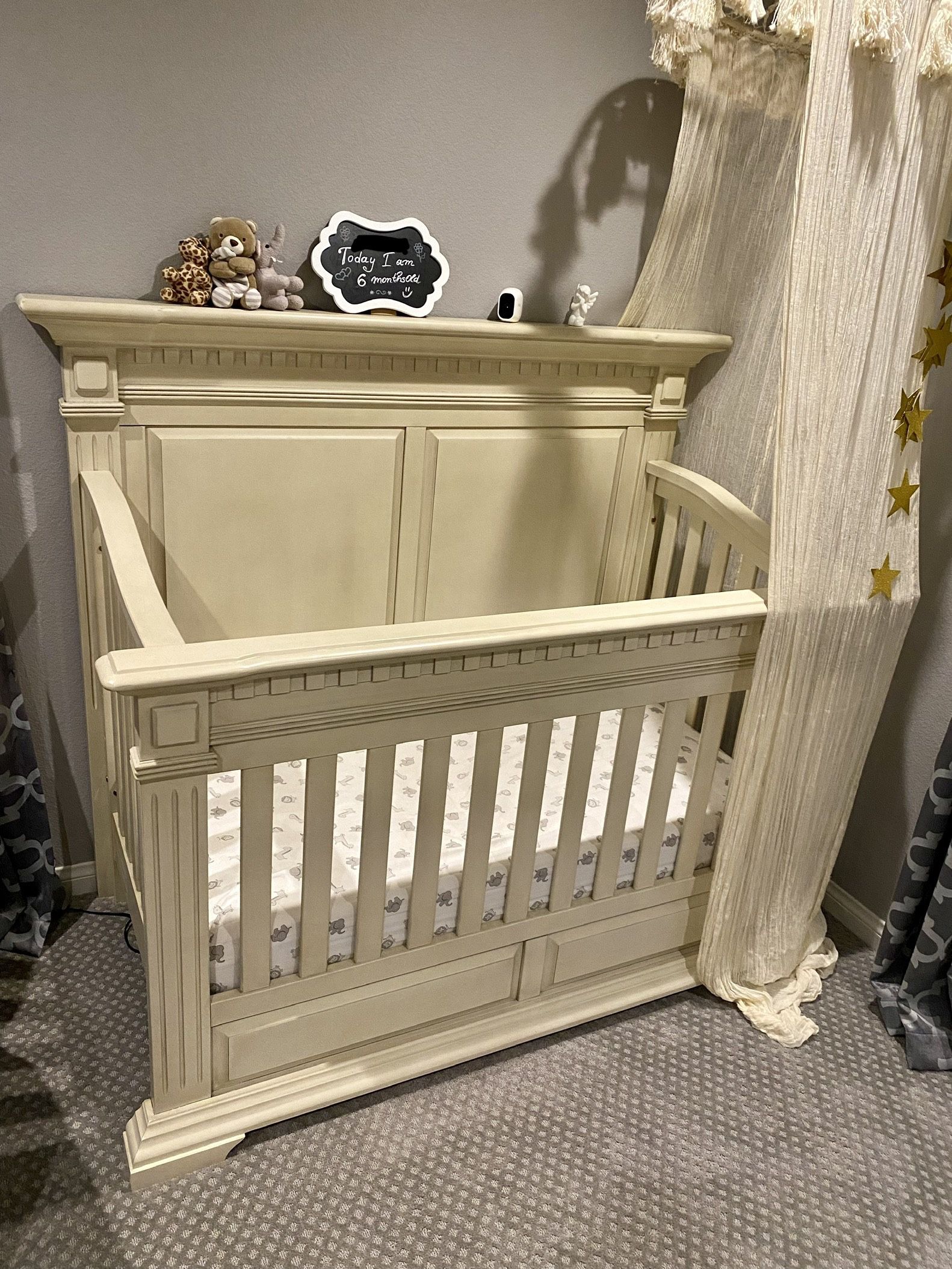 Crib: Kingsley Venetian 4-in-1 Convertible Crib