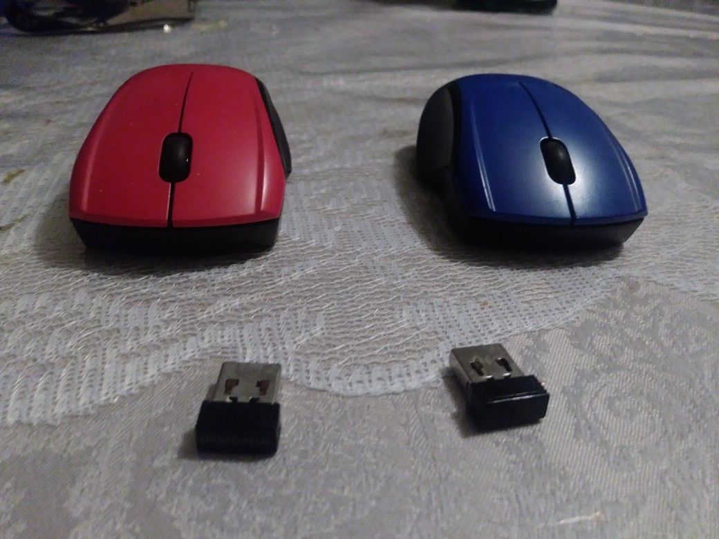 Insignia Wireless Mouses