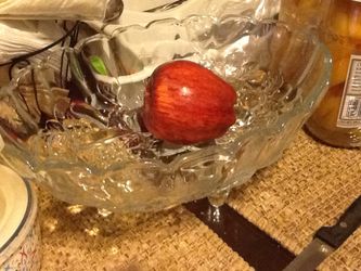 GLASS FRUIT BOWL