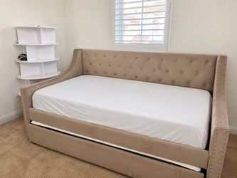 Beige Upholstered Daybed with Pull-Out Trundle