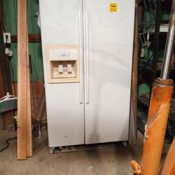 Maytag Refrigerator Freezer 