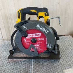 DEWALT FLEXVOLT 60V MAX Cordless Brushless 7-1/4 in. Circular Saw with Brake (Tool Only)
