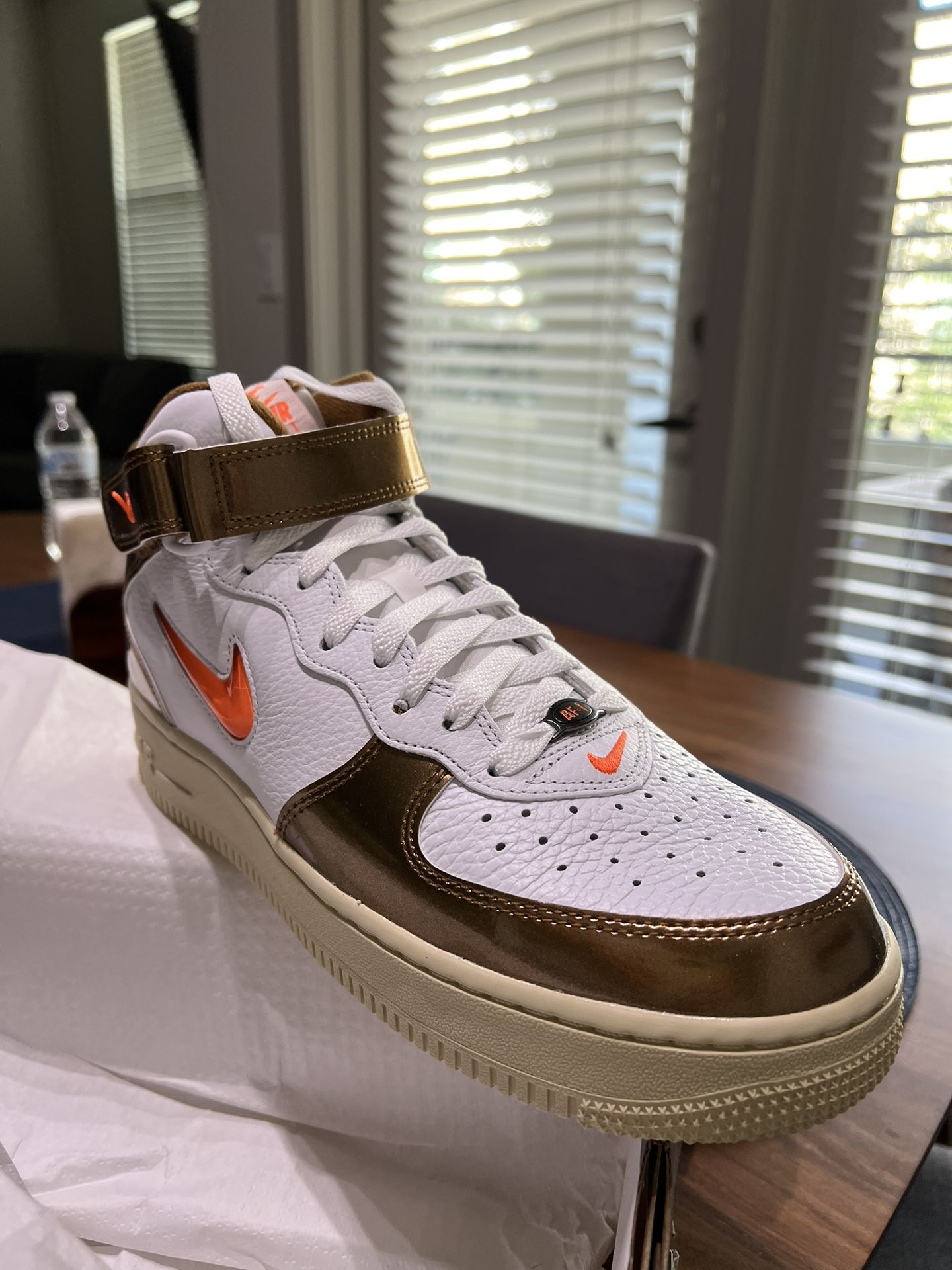 NIKE JUST PICK THEM UP