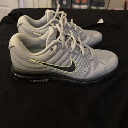 Nike Air Max  Size 9