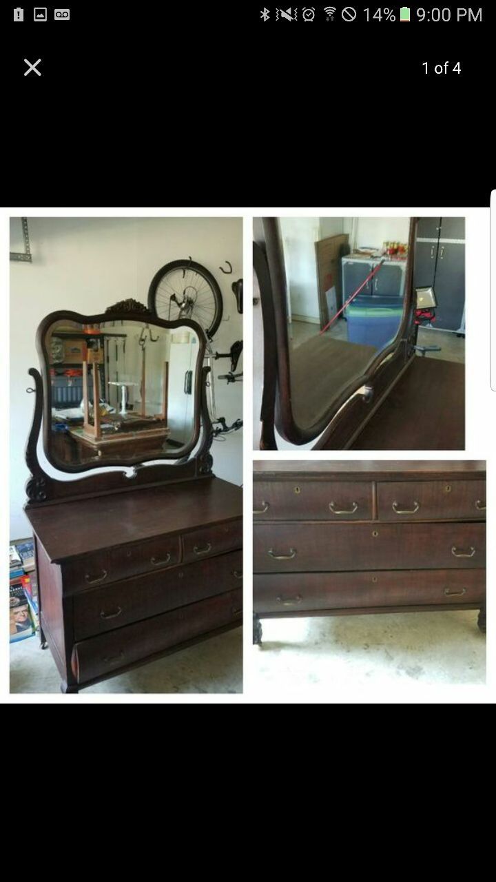 Beautiful 4 Drawer Eastlake Dresser