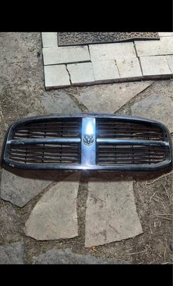 2006 Dodge Ram 1500 Grill only