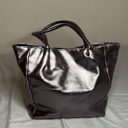 Ultra CHI Women’s Silver Handbag – Stylish, Sleek, and Eye-Catching