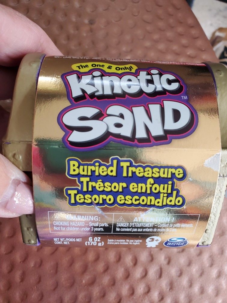 Kinetic Sand Treasure Chest
