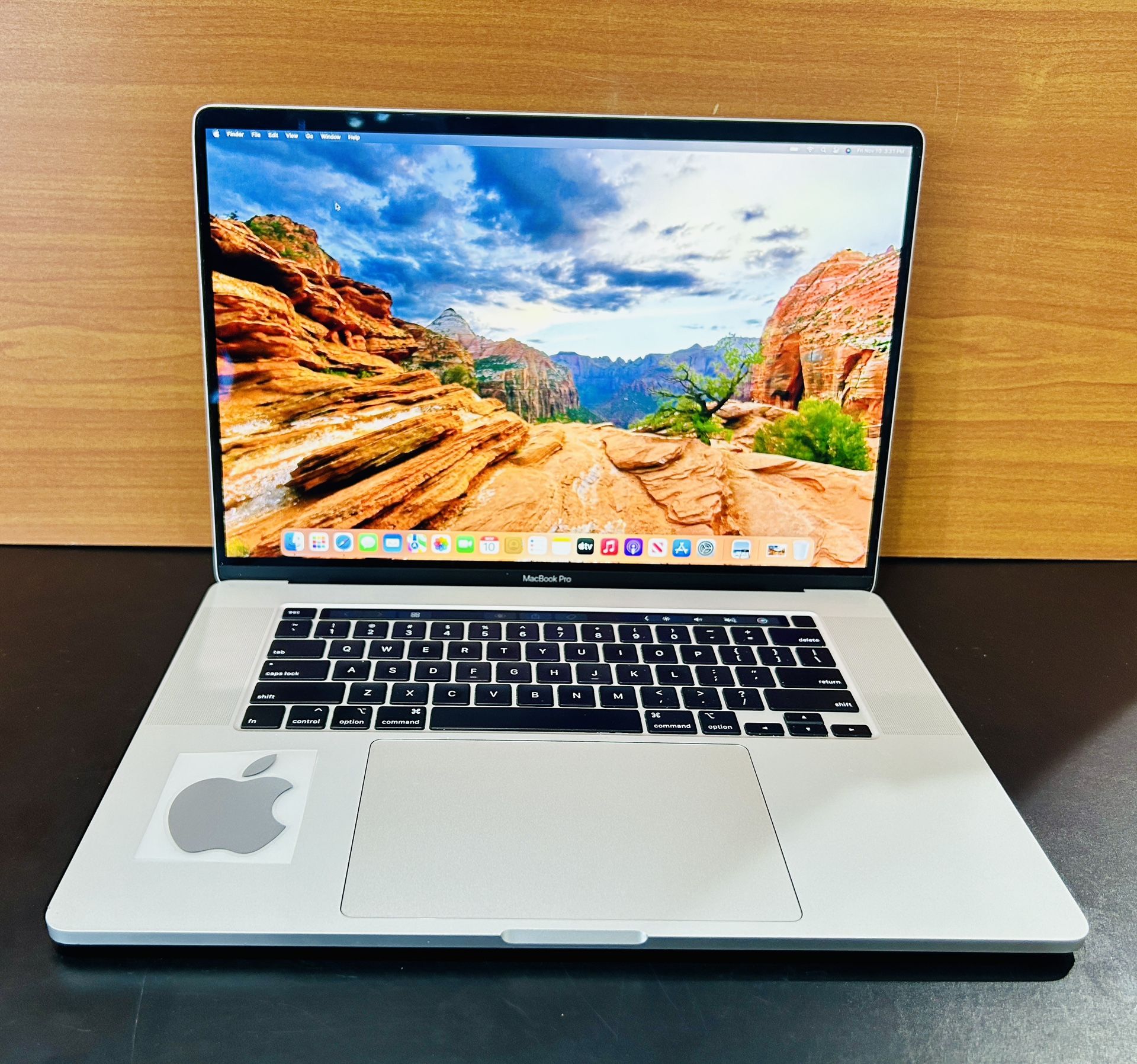 Apple Macbook Pro 16” 2019 Core i9 32GB RAM 500GB SSD 8GB V-Ram Fully Functional